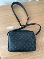 Louis Vuitton Messenger Bag met doos en factuur, Sieraden, Tassen en Uiterlijk, Tassen | Schoudertassen, Overige merken, Zo goed als nieuw