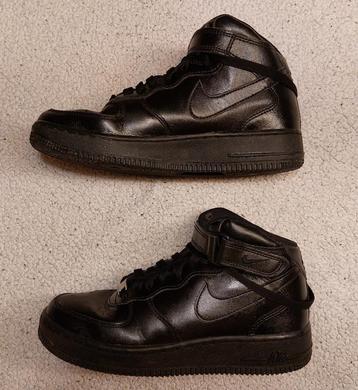 Zwarte Nike air schoenen, Air force 1. maat 39