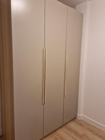 Ikea Pax Grijs-beige 3 deurs luxe inricht - afbeelding 2