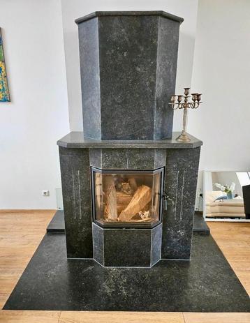 Uniek! Granieten houtkachel. One off a kind beschikbaar voor biedingen