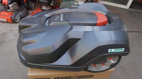 Voorjaarsaanbieding Husqvarna robotmaaier 330X automower, Tuin en Terras, Robotmaaiers, Gebruikt, Ophalen of Verzenden