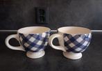 2 blauw/witte bekers van Marieke at Home, Ophalen of Verzenden, Zo goed als nieuw, Overige stijlen, Kop(pen) en/of Schotel(s)
