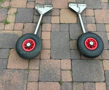 Transport wielen boot beschikbaar voor biedingen