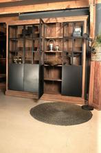 Landelijke kast met ijzeren deuren, Ophalen, Met plank(en), Glas, 200 cm of meer