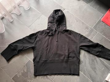Closed zwarte hoody M beschikbaar voor biedingen