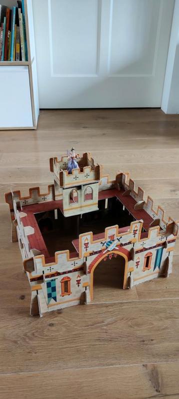 Djeco pop to play / kartonnen kasteel beschikbaar voor biedingen