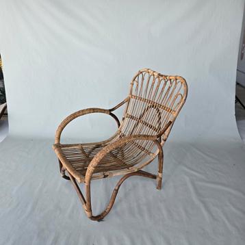 Rotan stoel beschikbaar voor biedingen