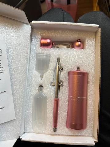 Airbrush beschikbaar voor biedingen