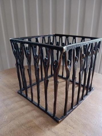  Sculptuur Brons verbondenheid van Corry Ammerlaan beschikbaar voor biedingen