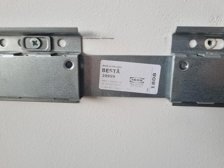 Ikea Besta ophangrail, Huis en Inrichting, Woonaccessoires | Overige, Zo goed als nieuw, Ophalen