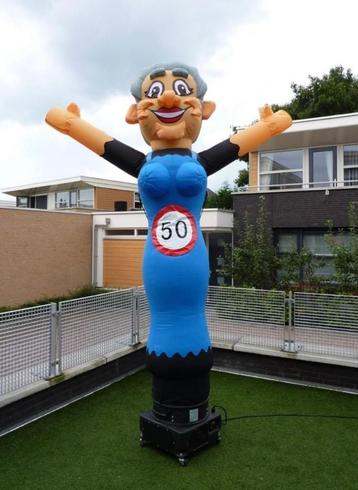 Sarah skydancer / opblaasfiguur pop 3,5m hoog te huur  beschikbaar voor biedingen