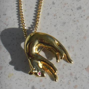 vintage vergulde ketting met kettinghanger / broche Panter beschikbaar voor biedingen