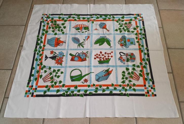 Retro Tafelkleed met Tuin- en Terras-afbeeldingen - jaren 70, Verzamelen, Retro, Huis en Inrichting, Ophalen of Verzenden