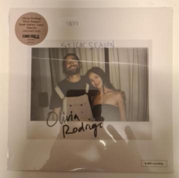 Olivia Rodrigo ft Noah Kahan. Stick season. Coloured vinyl. beschikbaar voor biedingen