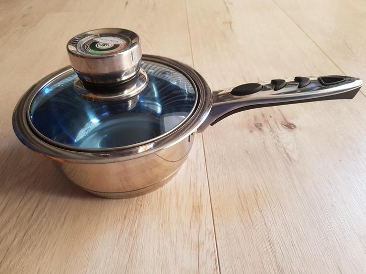 ROYAL SWISS LINE PANNENSET 10 DELIG, Huis en Inrichting, Keuken | Potten en Pannen, Zo goed als nieuw, Pannenset, Rvs, Ophalen