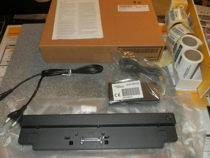 Fujitsu siemens esprimo mobile dockingstation DO2, Computers en Software, Dockingstations, Nieuw, Docking station, Ophalen of Verzenden