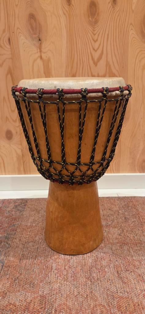 Handgemaakte Afrikaanse Djembé, Muziek en Instrumenten, Drumstellen en Slagwerk, Zo goed als nieuw, Overige merken, Ophalen of Verzenden