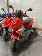 Aprilia sr www ac, Fietsen en Brommers, Scooters | Aprilia, Ophalen, Zo goed als nieuw, Benzine, SR 50