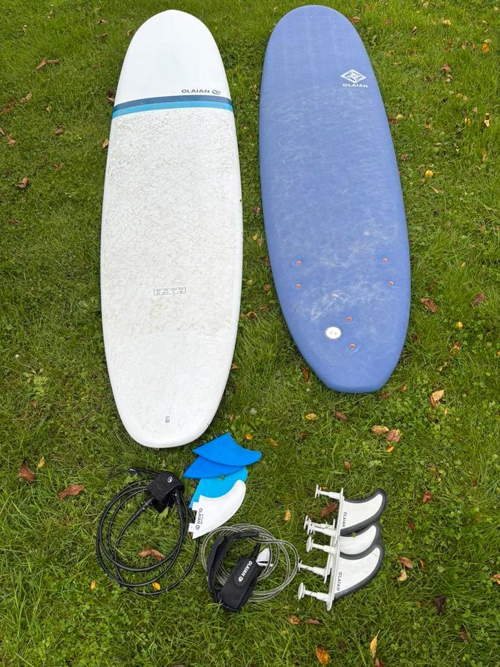 Olaian Surfboard Hardtop 8’2 - 63L incl leash/ vinnen, Watersport en Boten, Golfsurfen, Gebruikt, Longboard, Met vinnen, Ophalen