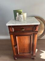 Eiken kastje met marmeren blad, Ophalen