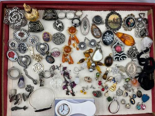 Lot Sieraden, Sieraden, Tassen en Uiterlijk, Antieke sieraden, Overige typen, Overige materialen, Met edelsteen, Verguld, Ophalen of Verzenden