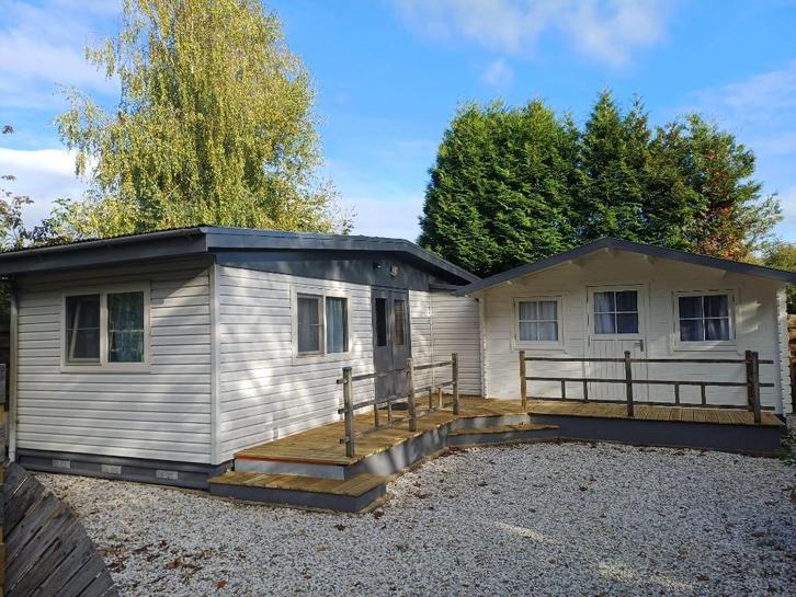 Stacaravan met blokhut, Caravans en Kamperen, Stacaravans, Ophalen of Verzenden