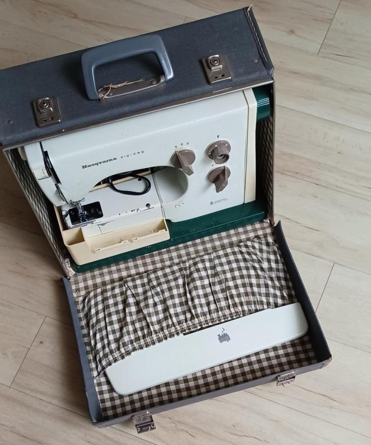 oude naaimachine Husqvarna 1030, Antiek en Kunst, Antiek | Naaimachines, Ophalen