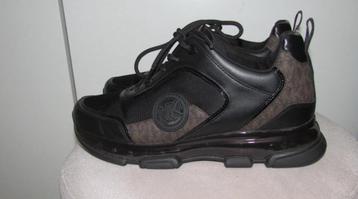 Michael Kors sneakers beschikbaar voor biedingen