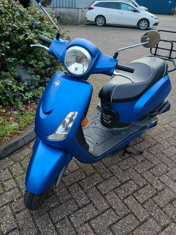 Zeer nette Sym fiddle || (gele plaat), Fietsen en Brommers, Scooters | SYM, Zo goed als nieuw, Fiddle, Benzine, Ophalen