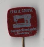 Gouda Eerste Naaimachine speldje speldje, Gebruikt, Niet vindbaar, Niet vindbaar, Speldje of Pin
