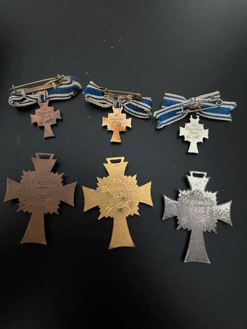Moederkruis Set - Brons, Zilver, Goud + Miniaturen Duits WO2 beschikbaar voor biedingen