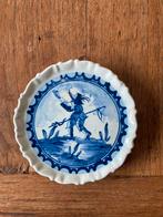 Delfts Blauw wandbordje met Figuur, Ophalen of Verzenden