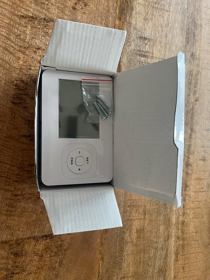 2 Thermostaten - Toon & Hornbach (nieuw), Doe-het-zelf en Verbouw, Thermostaten, Gebruikt, Slimme thermostaat, Ophalen of Verzenden