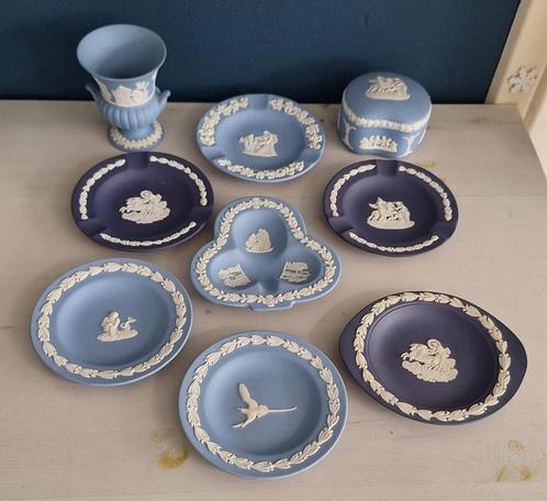 Wedgwood blauw Jasperware, Antiek en Kunst, Antiek | Keramiek en Aardewerk, Ophalen of Verzenden