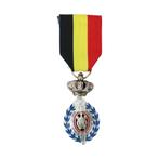 Medaille Ereteken van de Arbeid 2de Klasse Militaria, Ophalen of Verzenden, Overige materialen, Buitenland