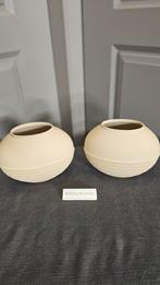 Wedgwood moonstone vaas 13 cm hoog  x 16 cm breed vazen, Ophalen of Verzenden