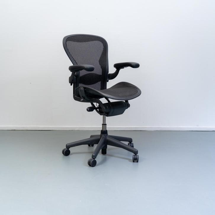 4x Herman Miller Aeron bureaustoel C Antraciet, Huis en Inrichting, Bureaustoelen, Zo goed als nieuw, Bureaustoel, Grijs, Ergonomisch