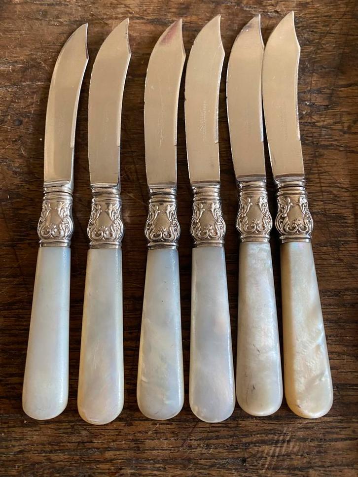 Mooie set van 6 parelmoer fruitmesjes met sterling manchet, Antiek en Kunst, Antiek | Bestek, Ophalen of Verzenden