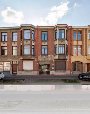 3 laags woonhuis met kelder en 3 bedrijfs units in Antwerpen beschikbaar voor biedingen
