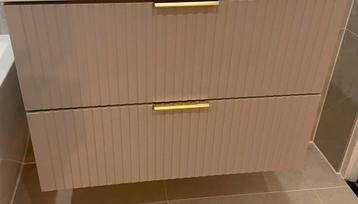 NIEUW! Beige wastafelmeubel geribbeld met gouden handvaten beschikbaar voor biedingen