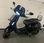 Vespa Sprint 2022 Glan zwart BROM/SNOR 3743KM met Garantie ✅, Fietsen en Brommers, Scooters | Vespa, Ophalen, Maximaal 45 km/u