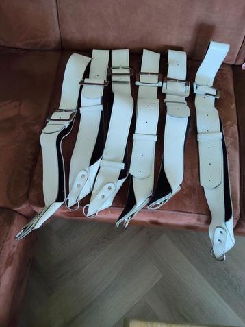 Te koop bandelier beschikbaar voor biedingen