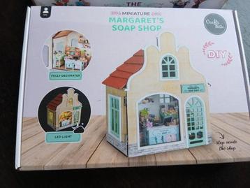 Miniatuur Margaret's Soap Shop - Crafts & Co beschikbaar voor biedingen