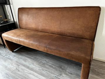 Stijlvolle Eetkamerbank op wielen. beschikbaar voor biedingen