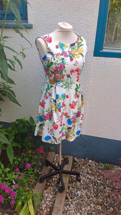 Jurk bloem/vogel print  M, Kleding | Dames, Jurken, Zo goed als nieuw, Maat 38/40 (M), Boven de knie, Ophalen