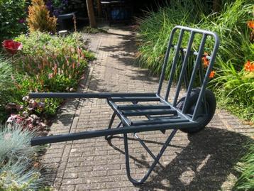 Steenkruiwagen beschikbaar voor biedingen