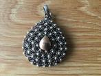 Streeksieraad, zilveren kettinghanger met gouden druppel., Sieraden, Tassen en Uiterlijk, Ophalen of Verzenden, Zo goed als nieuw