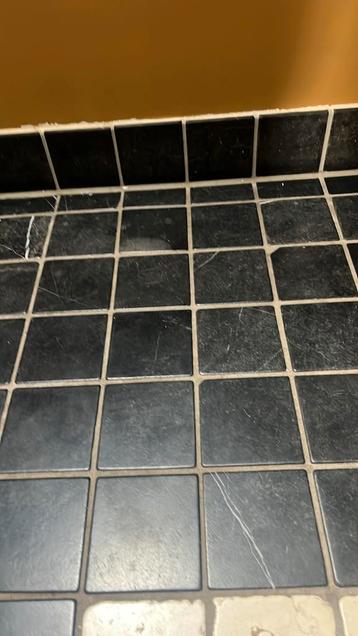 Mooie getrommeld italiaanse tegels beschikbaar voor biedingen