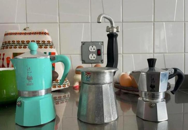 Bialetti PPP Moka Express Rainbow Percolator espresso maker, Huis en Inrichting, Keuken | Keukenbenodigdheden, Zo goed als nieuw