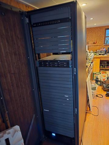 HP Serverkast beschikbaar voor biedingen